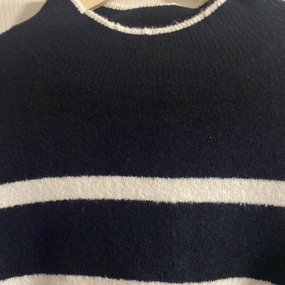 NWT! J Crew sweater - Picture 5 of 10